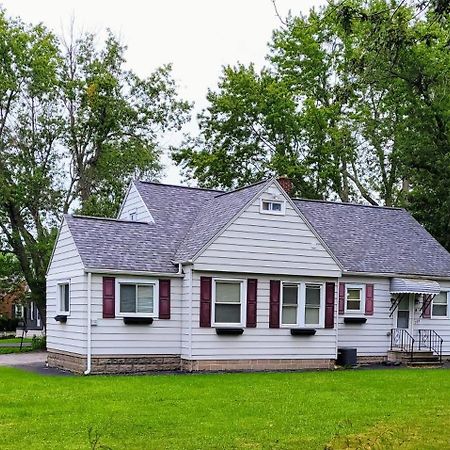Apartment With Brand New Furniture And Large Parking West Seneca Exteriör bild