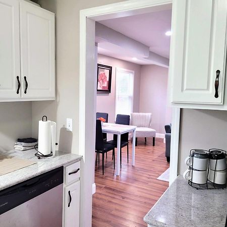 Apartment With Brand New Furniture And Large Parking West Seneca Exteriör bild