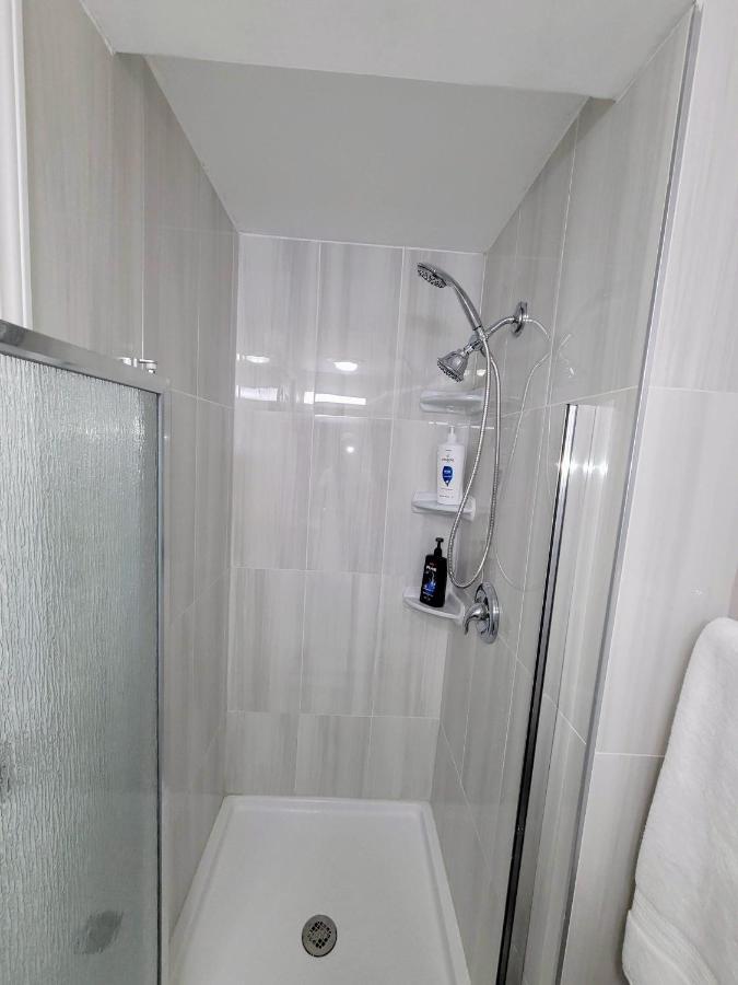 Apartment With Brand New Furniture And Large Parking West Seneca Exteriör bild