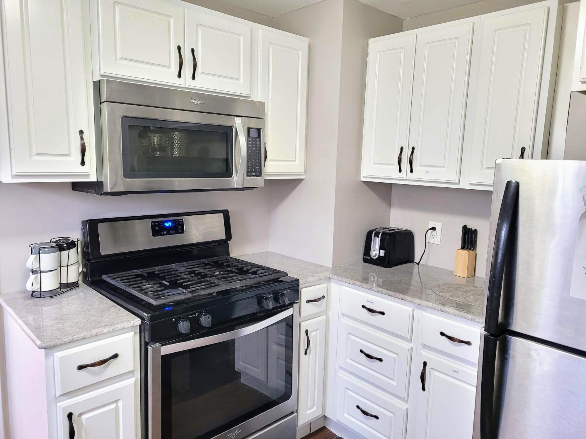 Apartment With Brand New Furniture And Large Parking West Seneca Exteriör bild